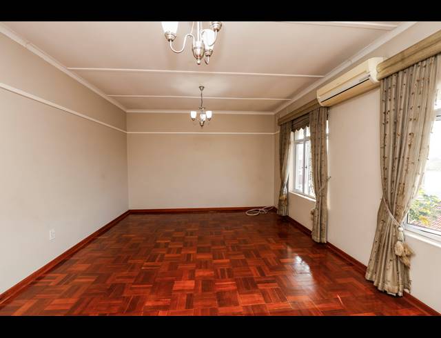 2 BEDROOM APARTMENT FOR SALE IN GLENWOOD